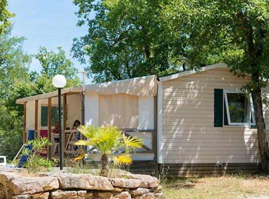 فندق Camping Les Reflets Du Quercy Crayssac المظهر الخارجي الصورة